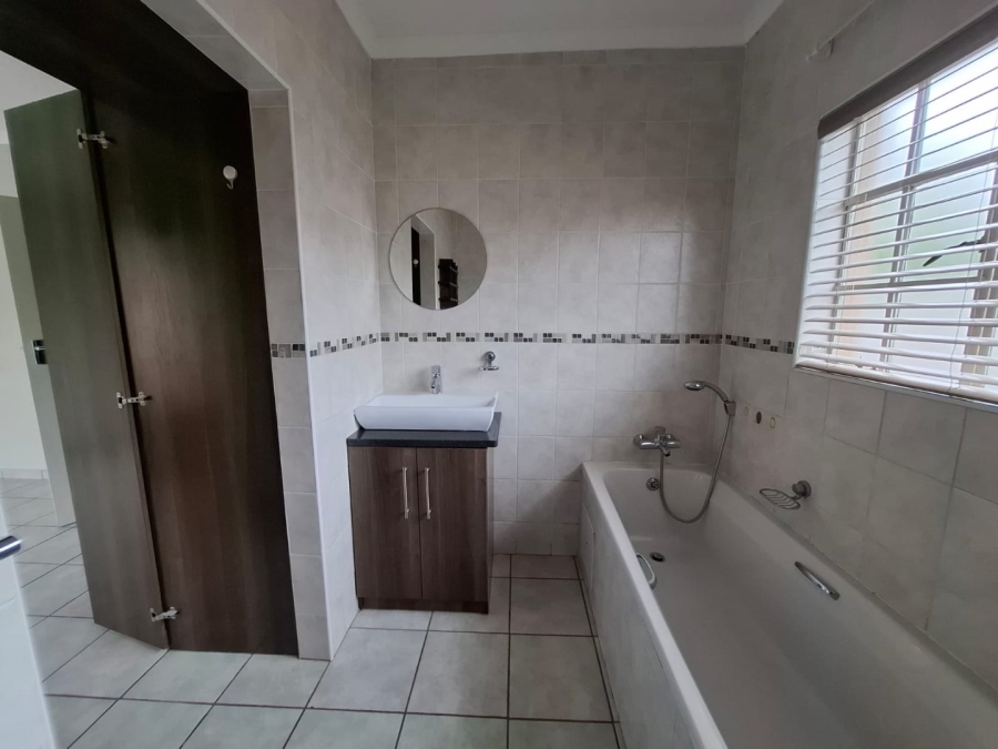 4 Bedroom Property for Sale in Waterkloof East North West